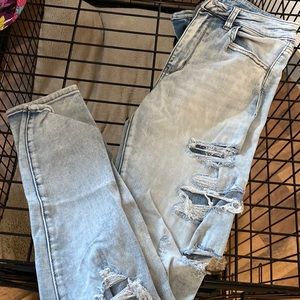 American Eagle distressed high rise jegging